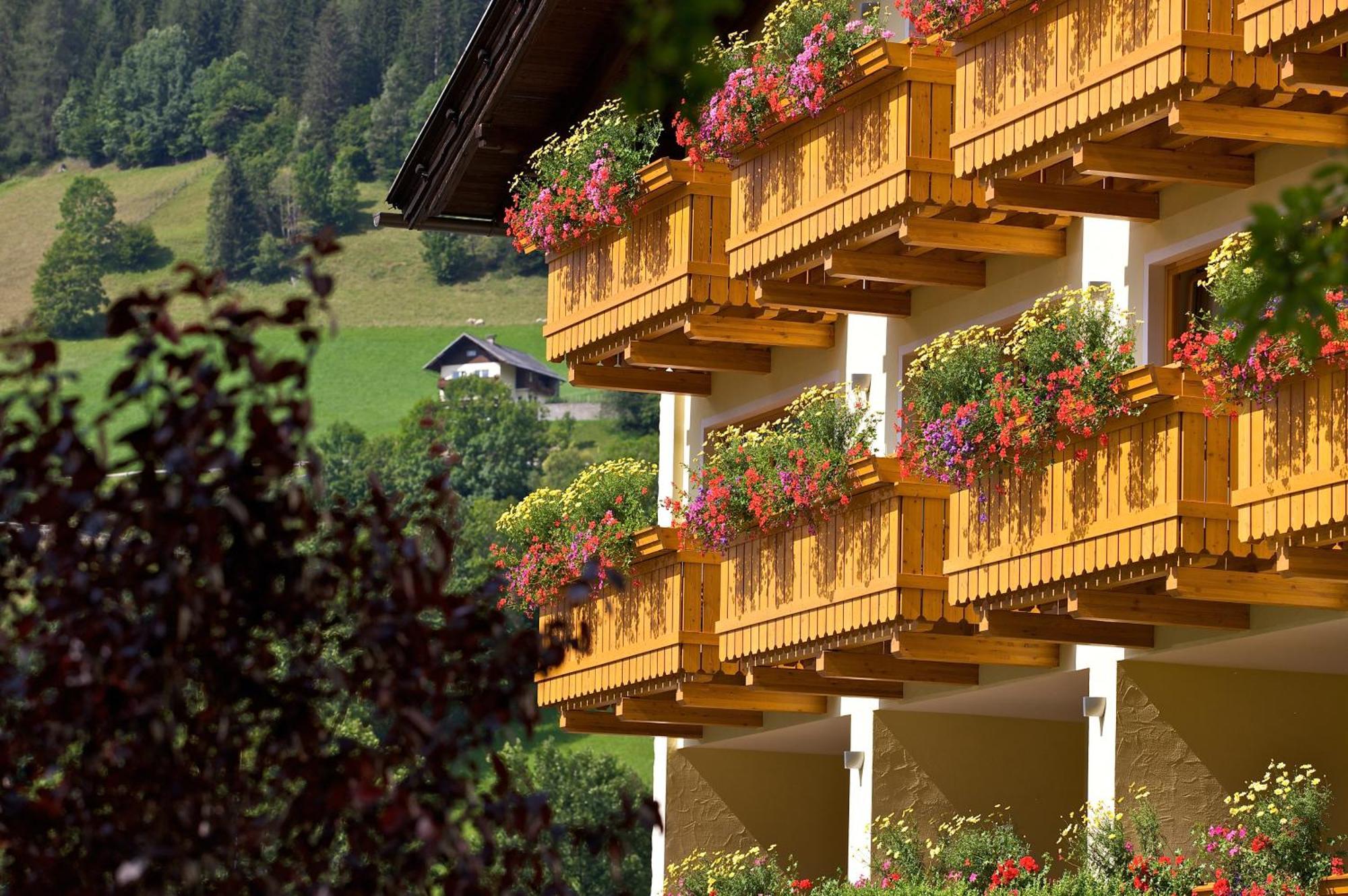 Family & Sporthotel Kaerntnerhof باد كلينكيرشهايم المظهر الخارجي الصورة