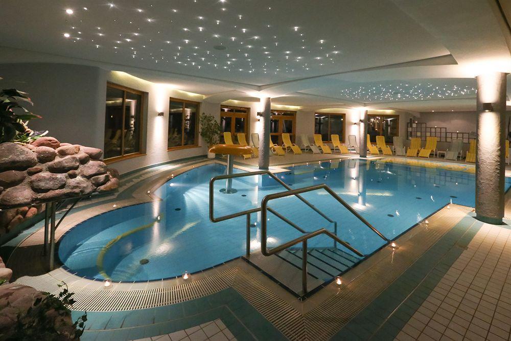 Family & Sporthotel Kaerntnerhof باد كلينكيرشهايم المظهر الخارجي الصورة