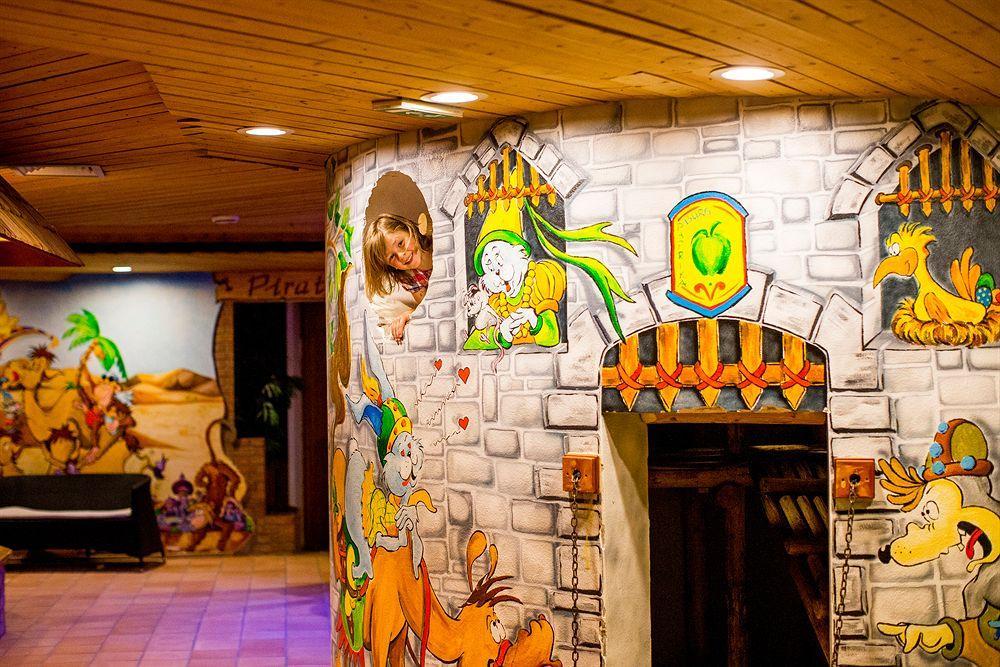 Family & Sporthotel Kaerntnerhof باد كلينكيرشهايم المظهر الخارجي الصورة