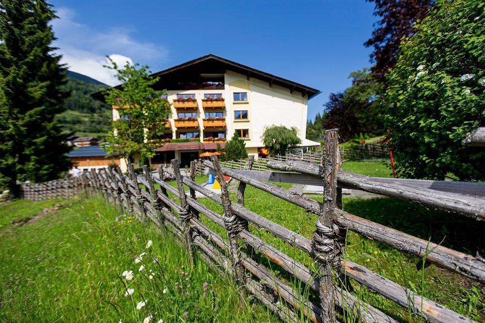 Family & Sporthotel Kaerntnerhof باد كلينكيرشهايم المظهر الخارجي الصورة
