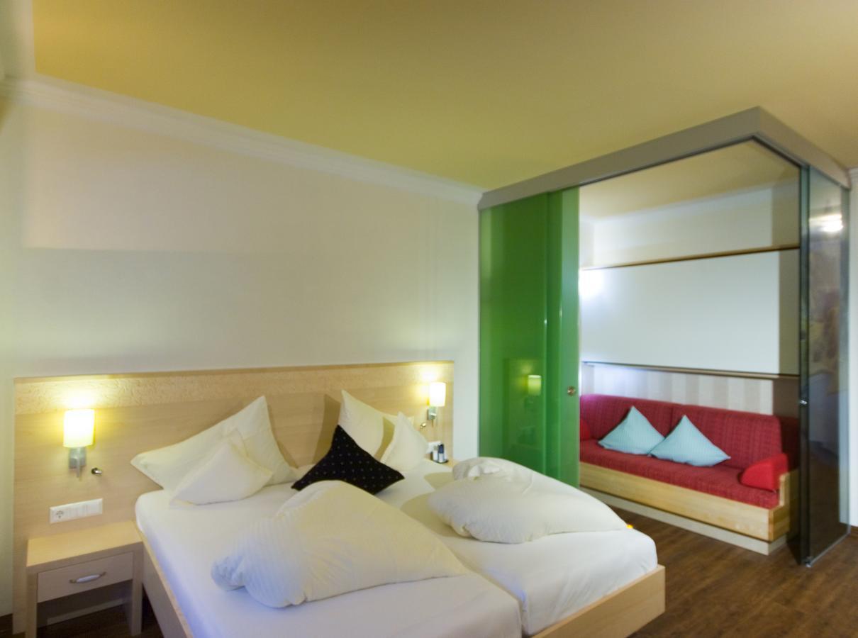 Family & Sporthotel Kaerntnerhof باد كلينكيرشهايم المظهر الخارجي الصورة