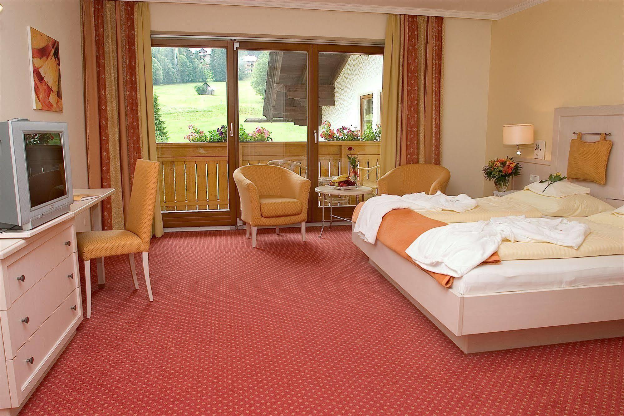 Family & Sporthotel Kaerntnerhof باد كلينكيرشهايم المظهر الخارجي الصورة