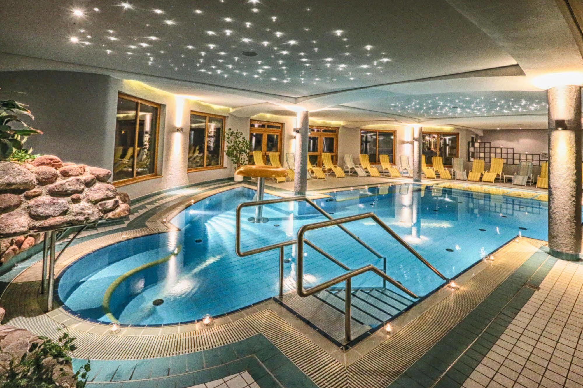 Family & Sporthotel Kaerntnerhof باد كلينكيرشهايم المظهر الخارجي الصورة